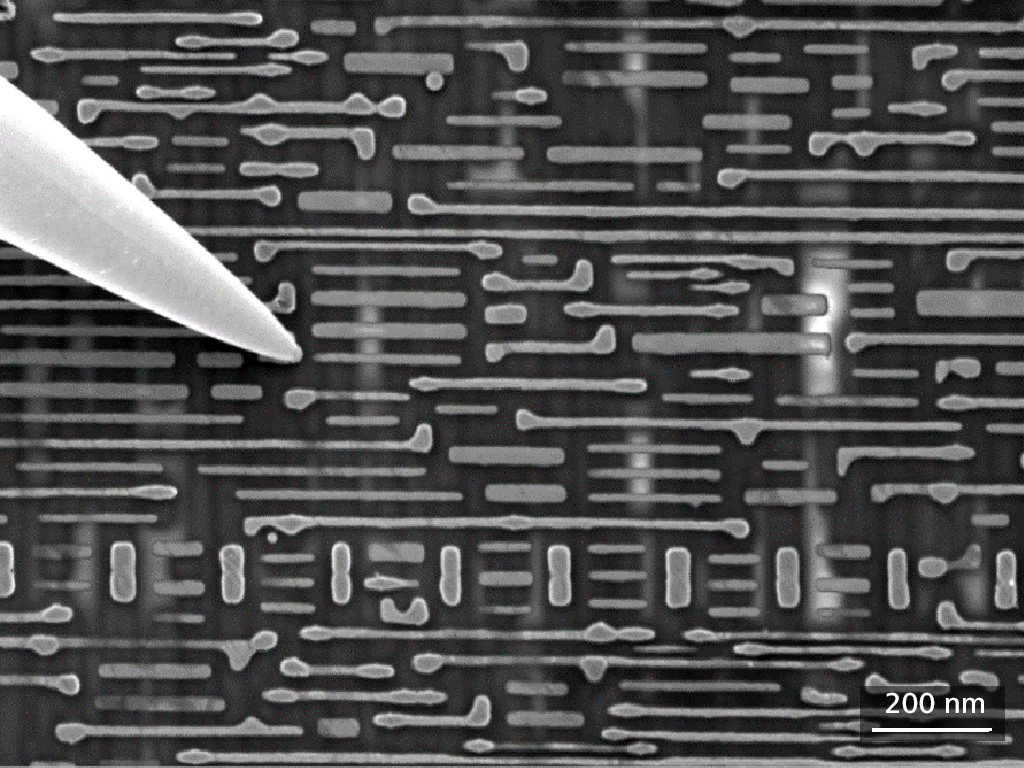 Connectivity of a  circuit with a probe tip landed at one node: 2 kV