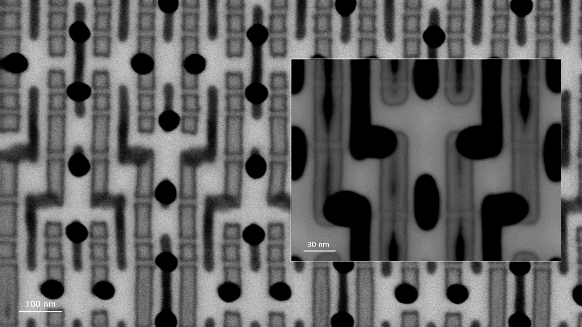 Las imágenes de retrodispersión muestran estructuras enterradas en profundidad, como puertas FinFET, conectores de tungsteno y revestimientos de hojalata (recuadro) y así guían el análisis de fallos para el flujo de trabajo TEM, detector aBSD a 30 kV.