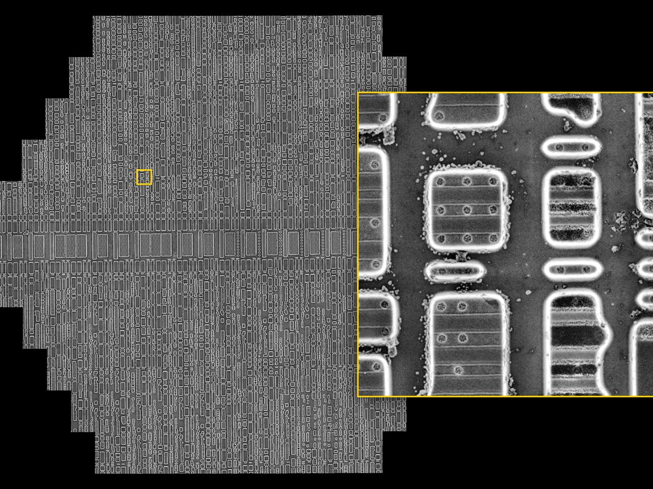 Nodo de procesador gráfico en un circuito integrado con tecnología de 65 nm, al que se ha retirado el sustrato de silicio mediante ataque ácido con HF.