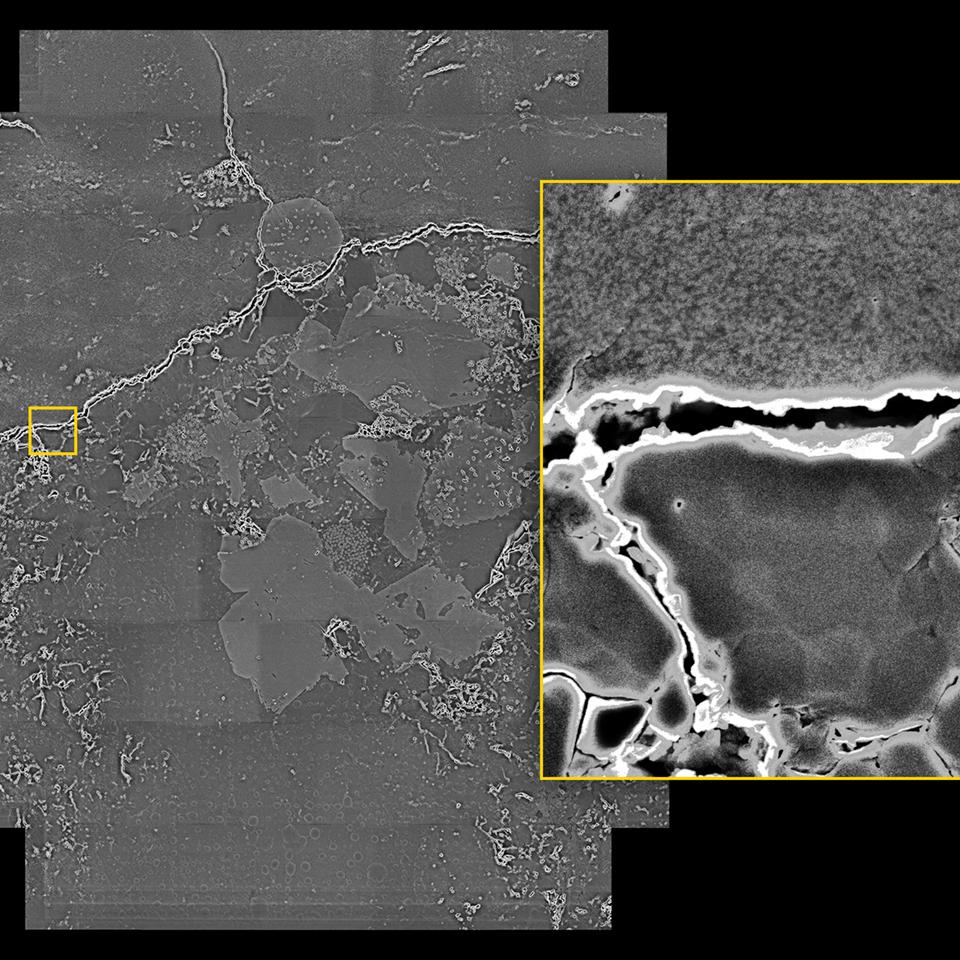 Muestra de pizarra muy madura con amplia superficie fresada con haz de iones. Muestra: cortesía de L. Hathon, Universidad de Houston, TX, EE. UU.