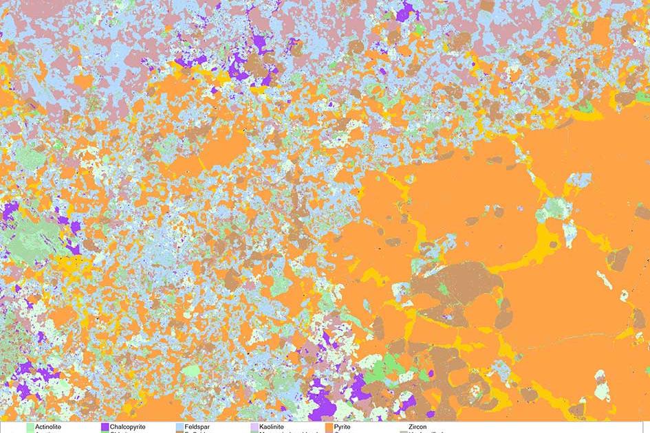 Nickelsulfiderz. Mineralogisches Mineral-EDX-Mapping, Bildbreite 3,1 mm. Probe mit freundlicher Genehmigung der University of Leicester, Großbritannien.