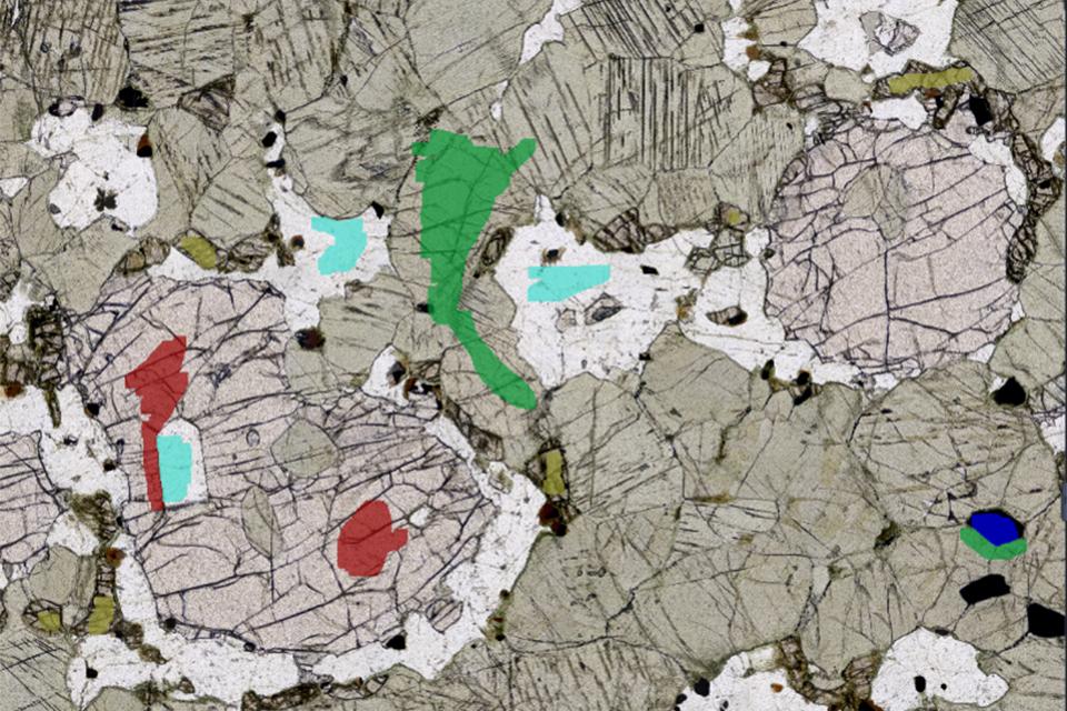 The combination of ZEISS Axioscan 7 and ZEISS AI-based segmentation creates the Petrography Analysis Toolbox, or PetPAT