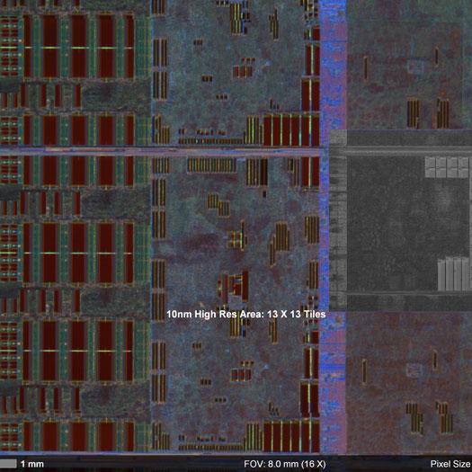 Des images d'un circuit intégré, capturées avec un microscope optique et un MEB, sont fusionnées dans l'espace de travail corrélatif d'Atlas 5.