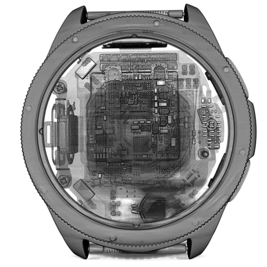 Scan Context microCT d'une montre intelligente intacte.