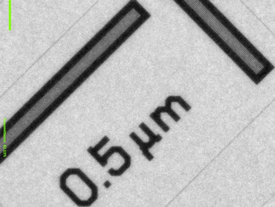 Echte räumliche Auflösung von 0,5 µm dargestellt auf JIMA-Auflösungsziel 