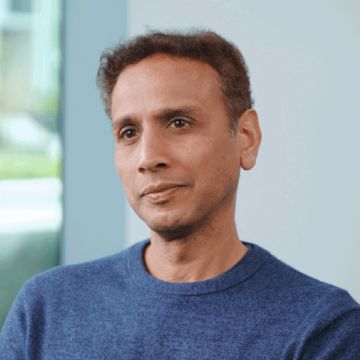 Portrait image of Dr. Sreenivas Bhattiprolu