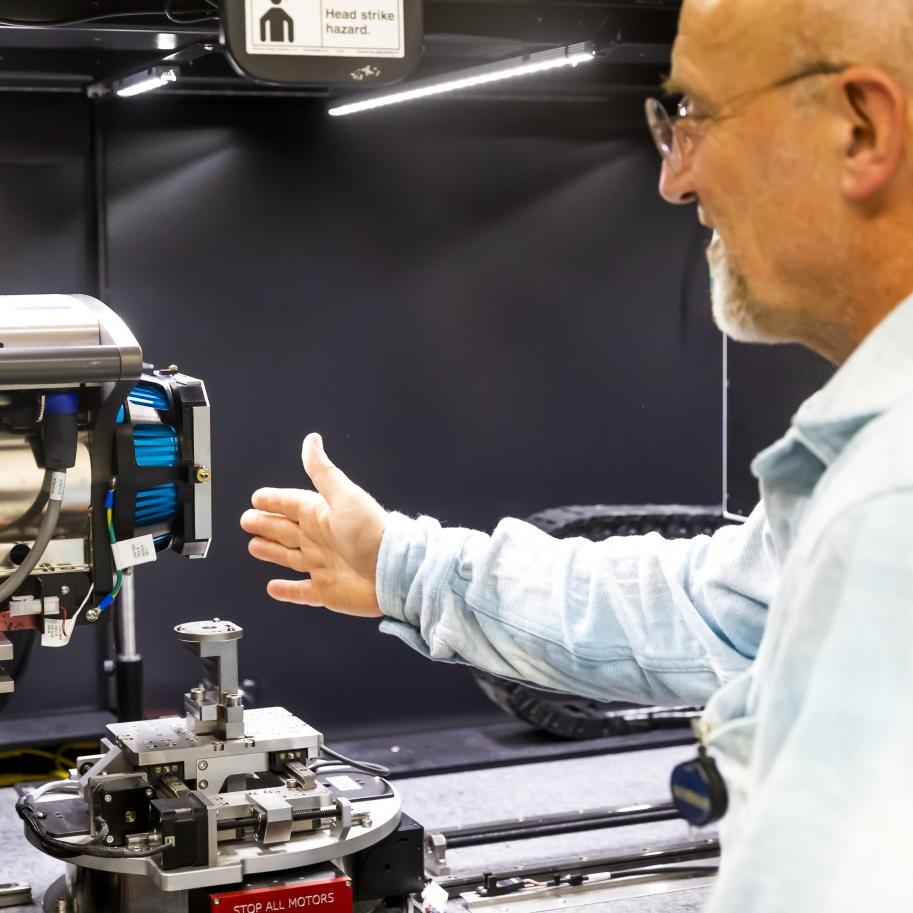 Ralf Britz (Senckenberg Dresden) showing the ZEISS 3D micro-computed tomography (microCT) system