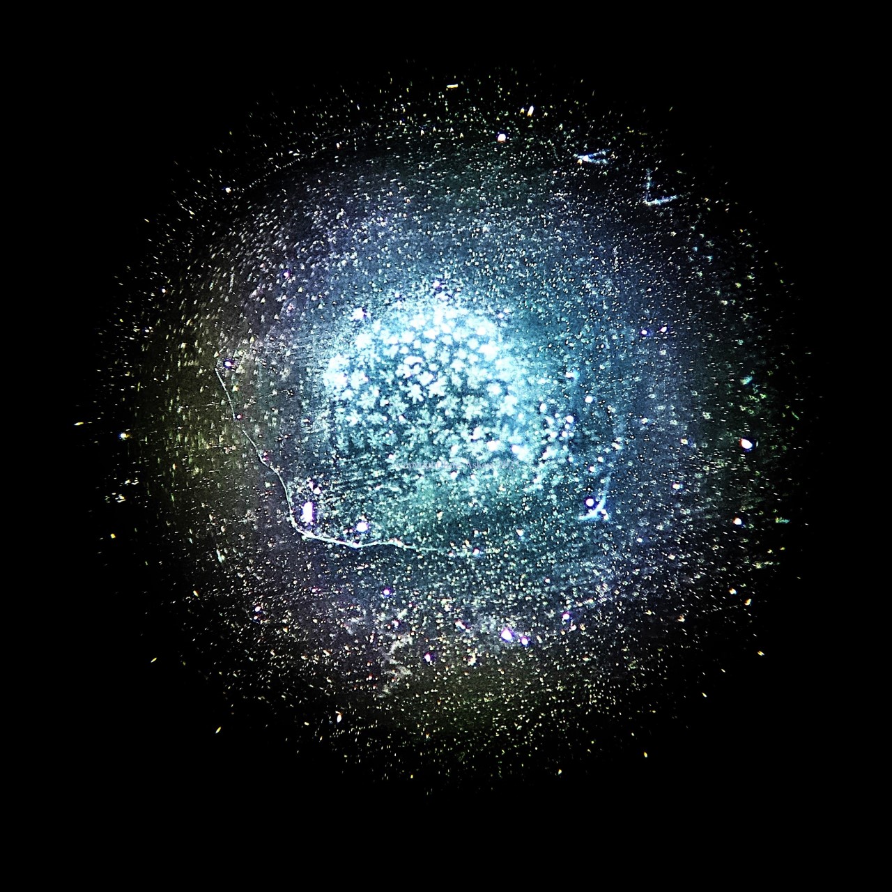2-year-old Antarctic ice core drop, 20x | ZEISS Stemi