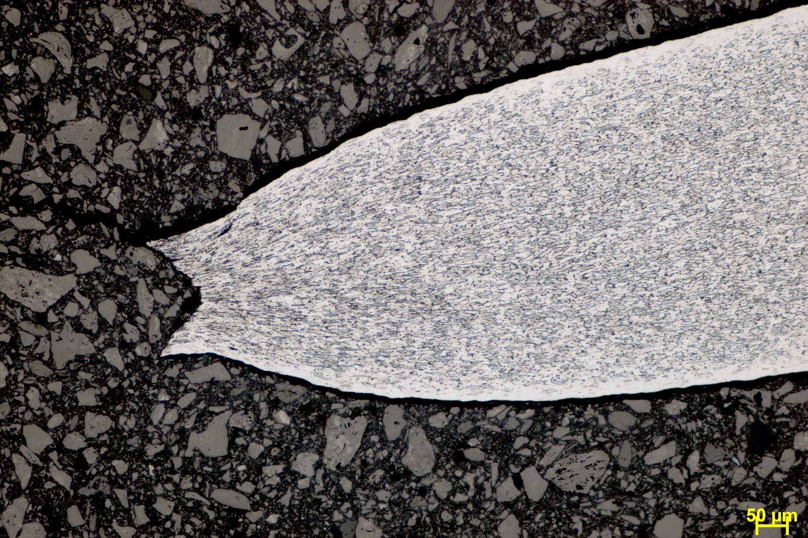 Sectional view of the ductile fracture due to thinning after elongation, imaged using ZEISS Axio Imager 2 optical microscope