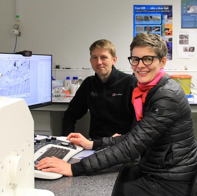 Kristina Buch with Dr. Raymond Wightman at their ZEISS EVO scanning electron microscope