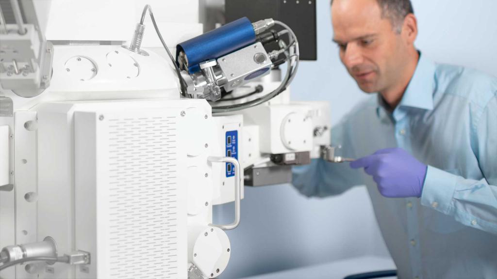 Download Manuals Correlative Microscopy