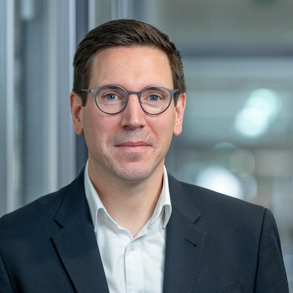 Portrait of Torsten Reitze as Chief Financial Officer of ZEISS SMT in Oberkochen, Germany 
