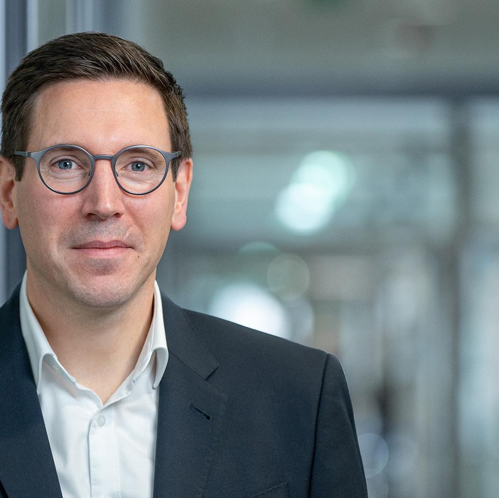 Portrait of Torsten Reitze as Chief Financial Officer of ZEISS SMT in Oberkochen, Germany 