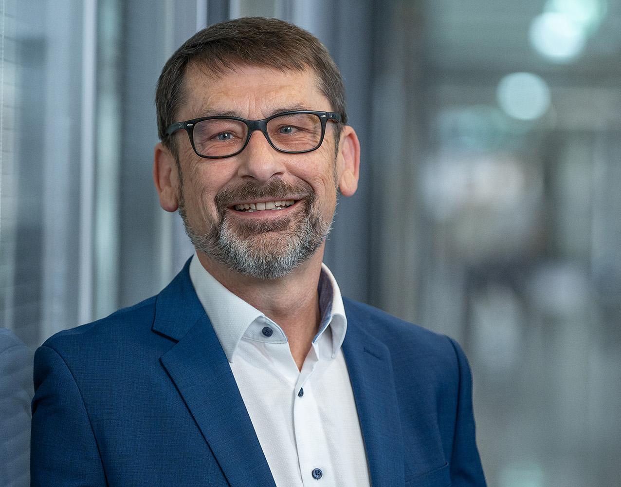 Portrait of Dr. Jens Werner as Head of Human Resource at ZEISS SMT in Oberkochen, Germany 