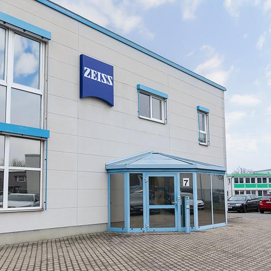 Building of ZEISS SMT in Coswig with Branding