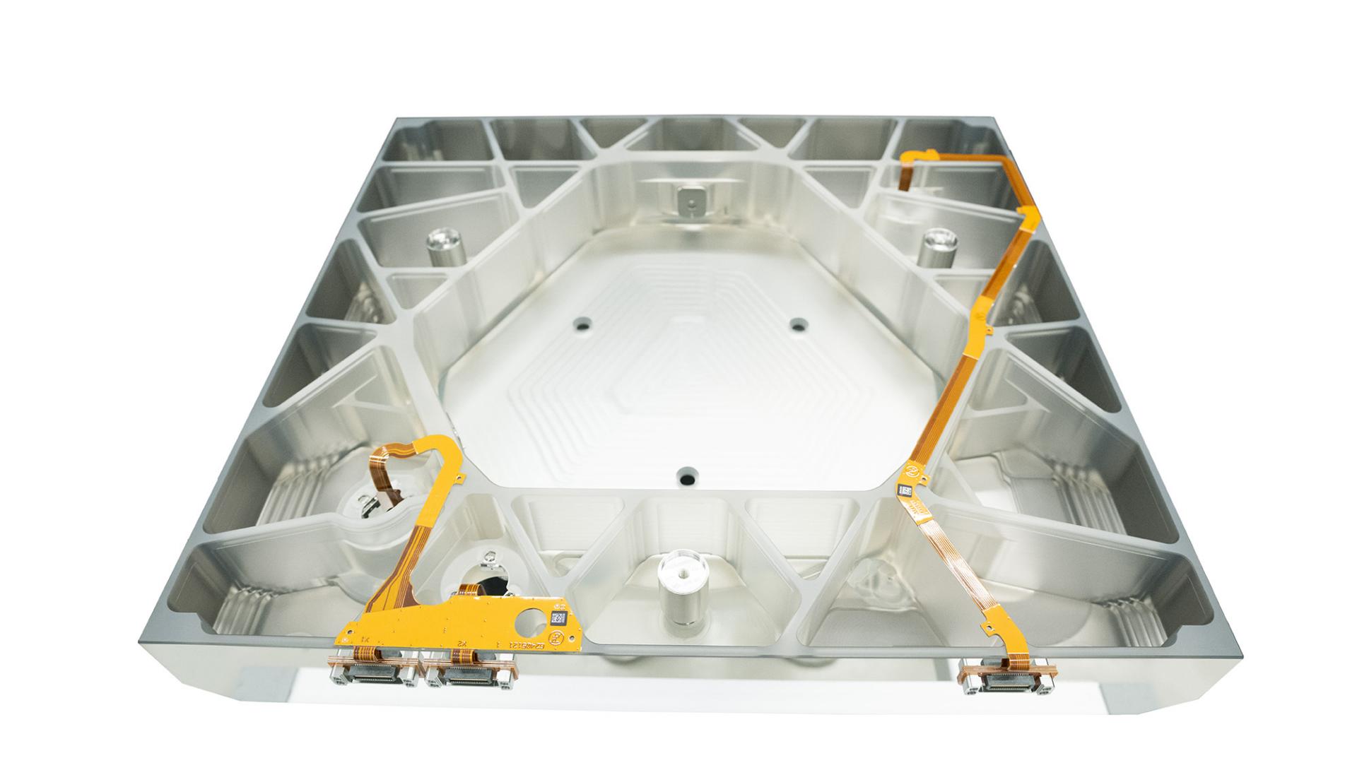 The product photo of an EUV mirrorblock at ZEISS SMT