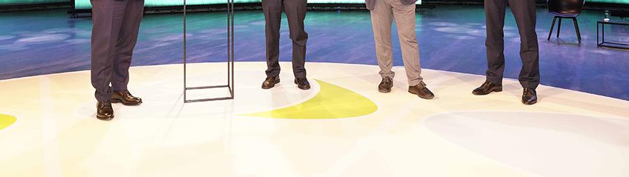 Frank-Walter Steinmeier awarding the German Future Prize to the EUV team