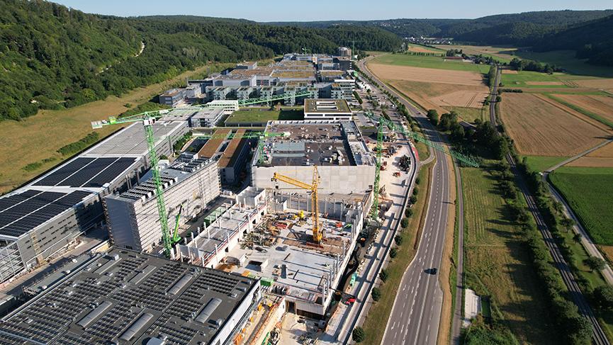Picture from above on the site of ZEISS Semiconductor Manufacturing Technology in Oberkochen, Baden-Württemberg