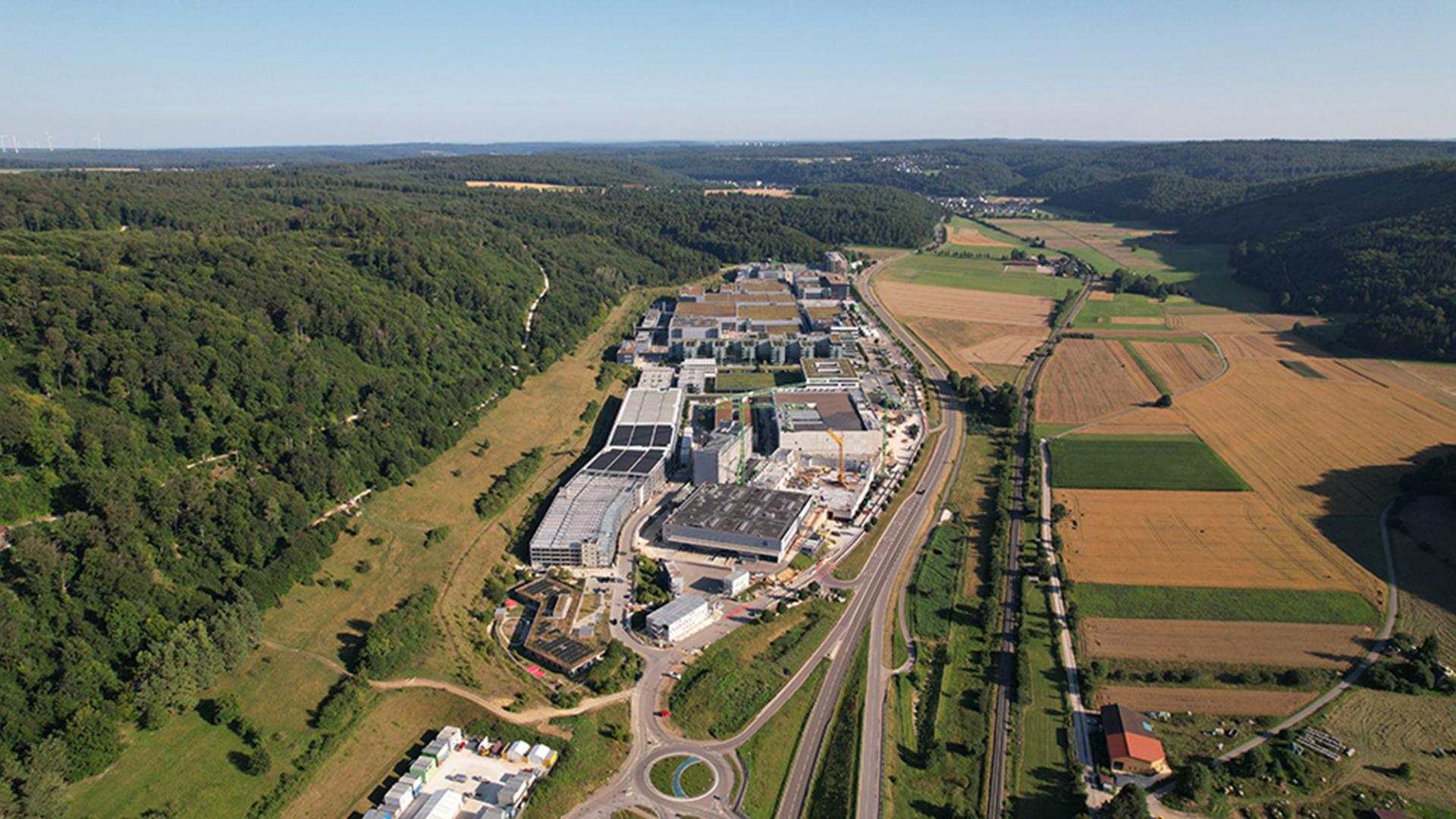 Picture from above on the site of ZEISS Semiconductor Manufacturing Technology in Oberkochen
