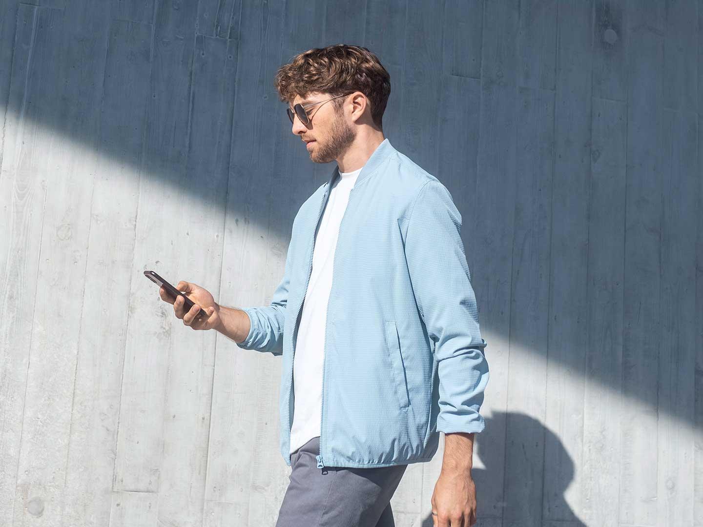 Unique blue light and full UV protection