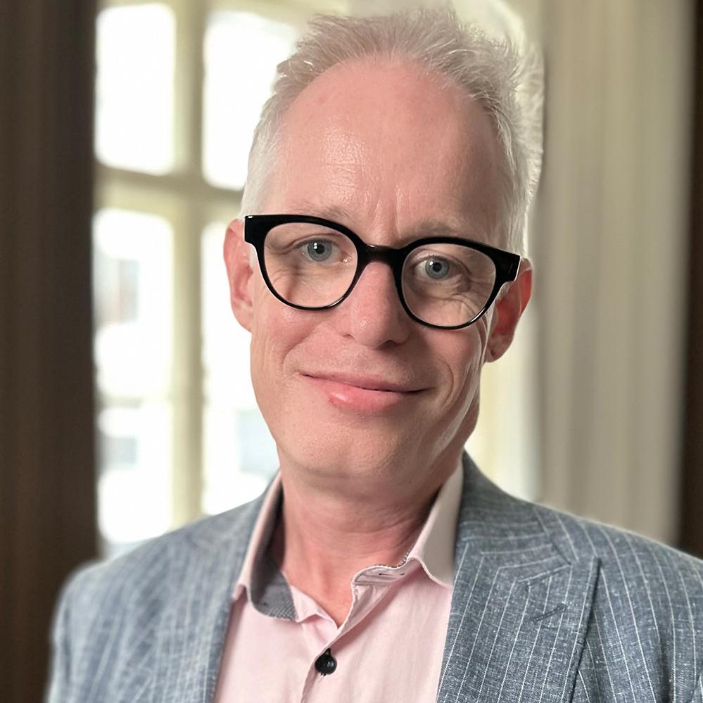 Dr Paul Gifford