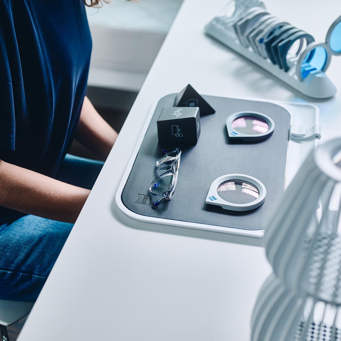 KI gestützte Brillenberatung imit dem Visufit 1000