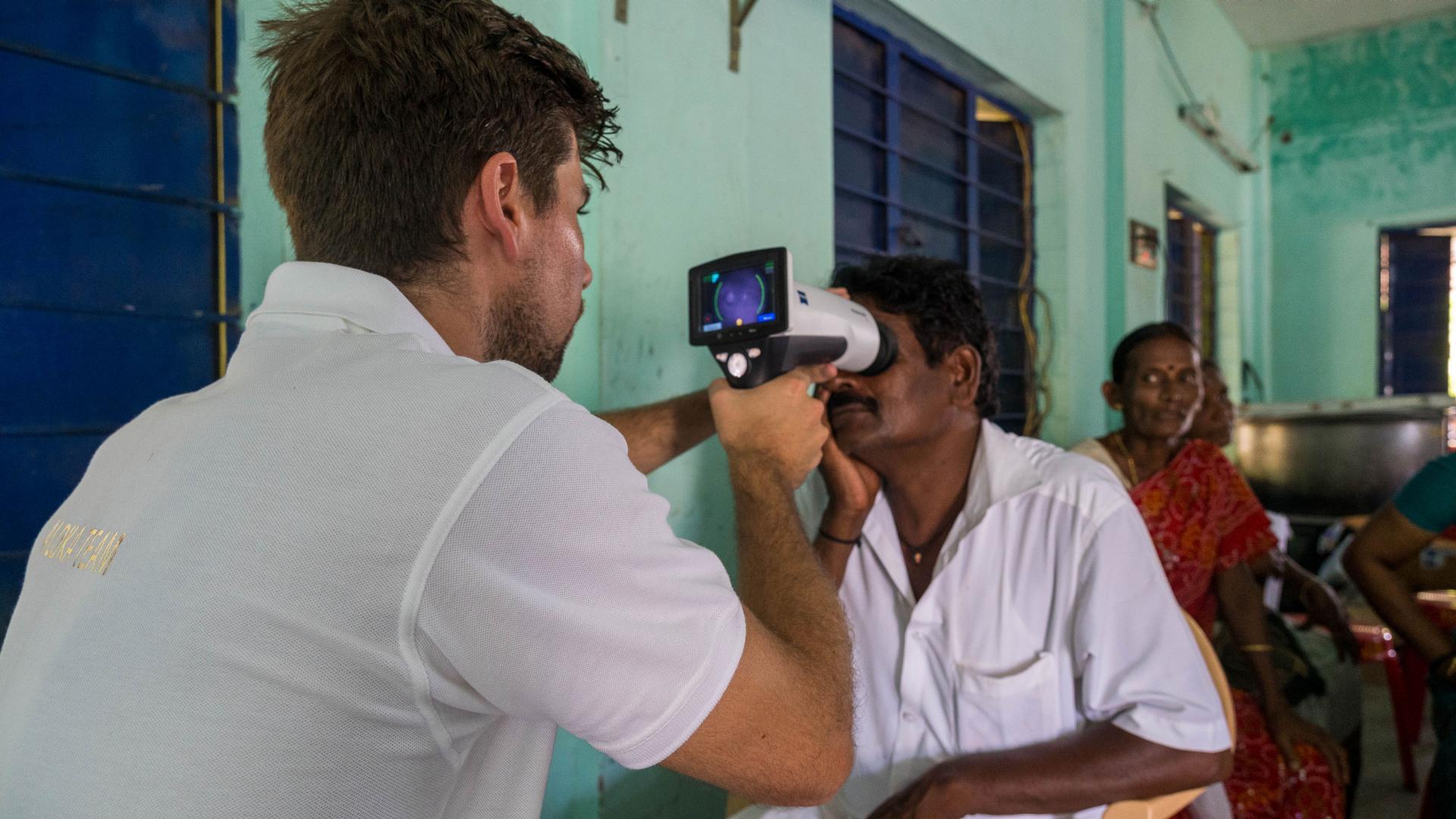 Eye exam in the Aloka Vision Programme.