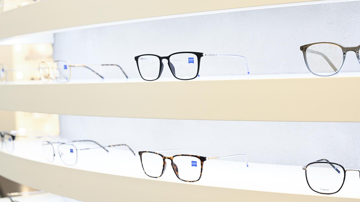 How ZEISS VISION CENTER Professionally Organize Every Step of the Eyeglass Purchase Process