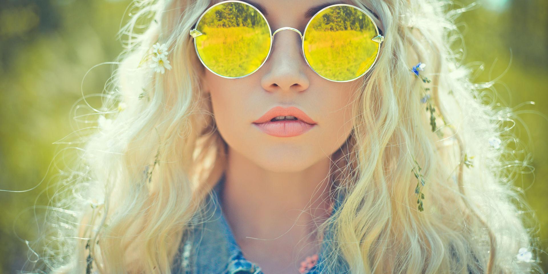 Do yellow lenses make people happier