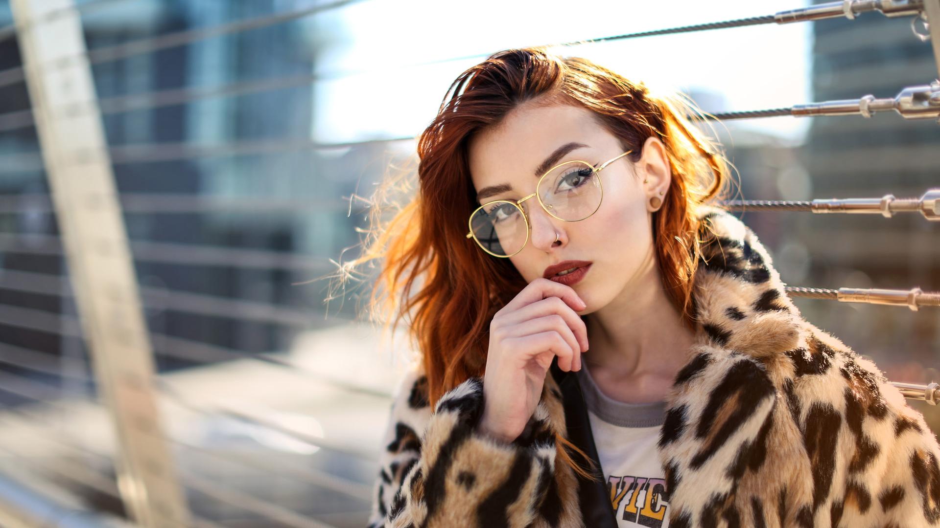 Mini style guide with a huge perspective: spectacles and fashion