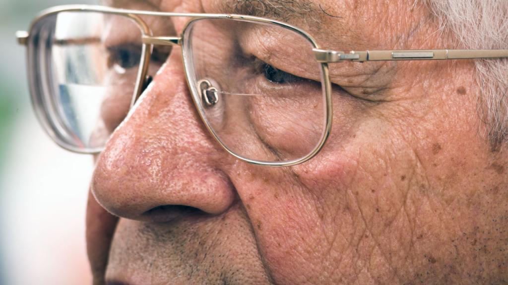 Glasses for old people shop