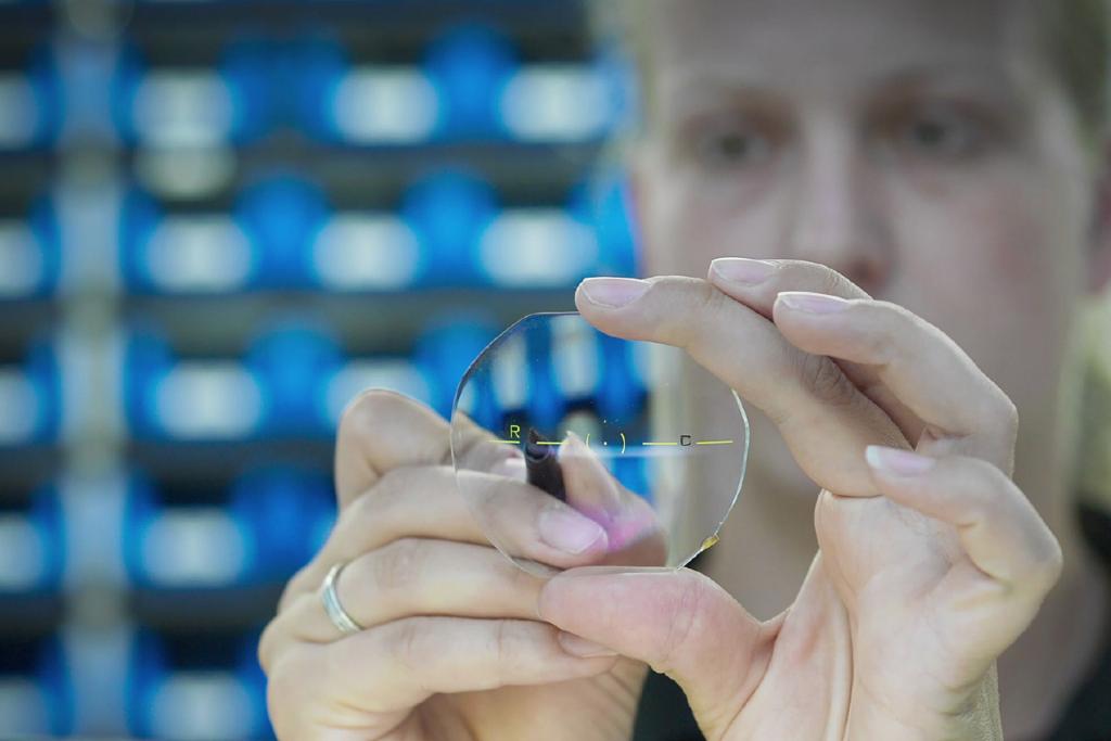 How are eyeglass lenses manufactured