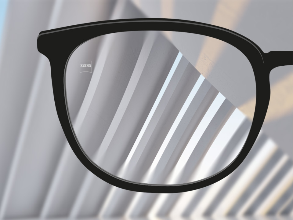 Schematic point-of-view illustration through a Clearview lens showing one field of vision and very little distortion in the periphery. 