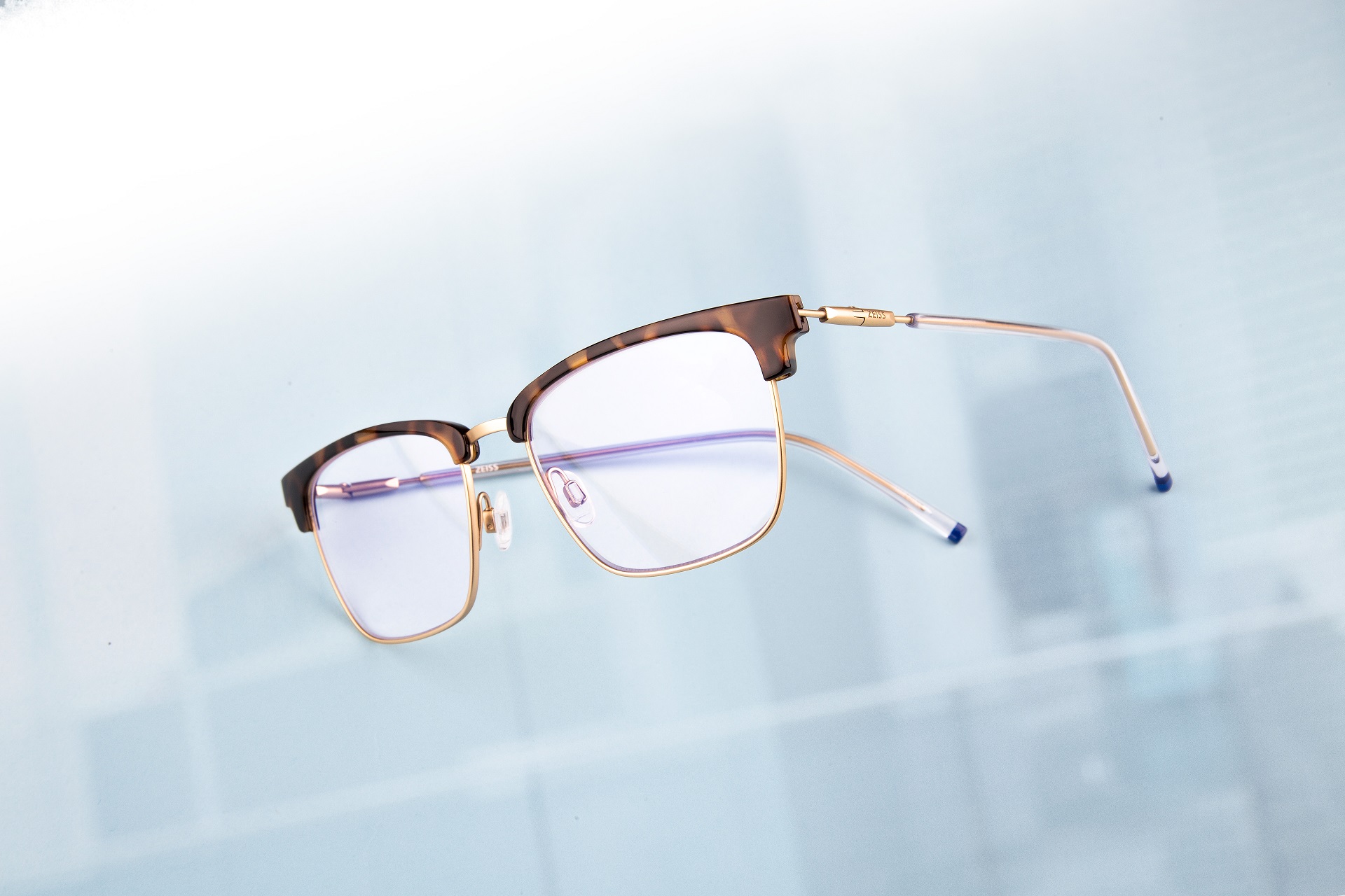 Kering Eyewear enters market for blue-light glasses