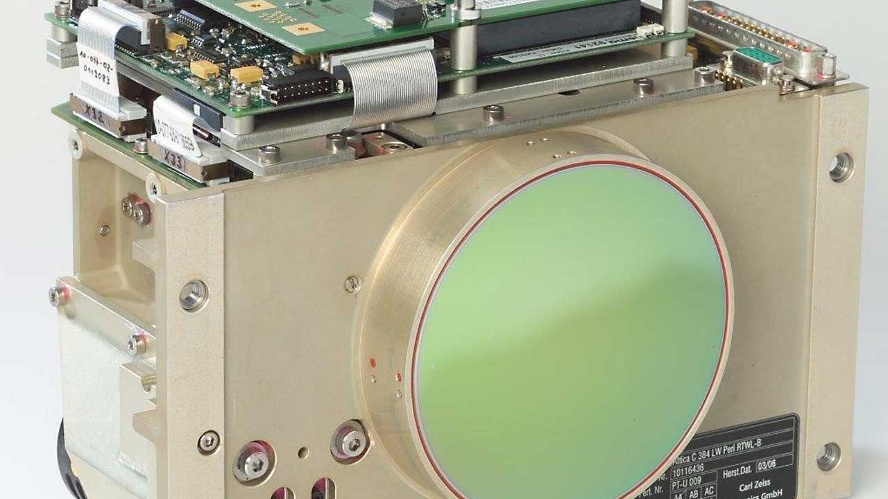 Third-generation thermal imagers (without a scanner)