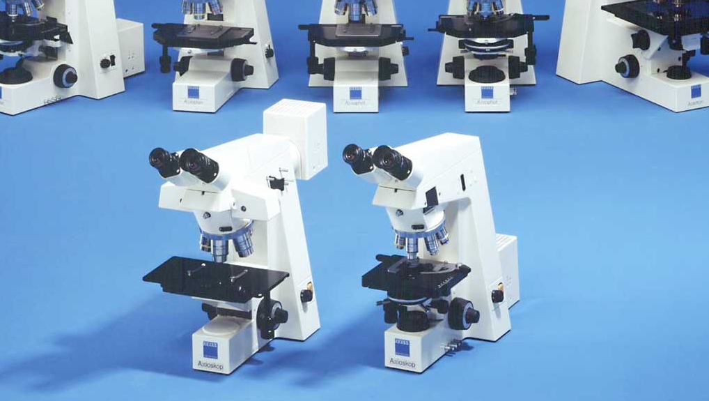 ZEISS unveils the a new generation of microscopes – the “pyramids”.