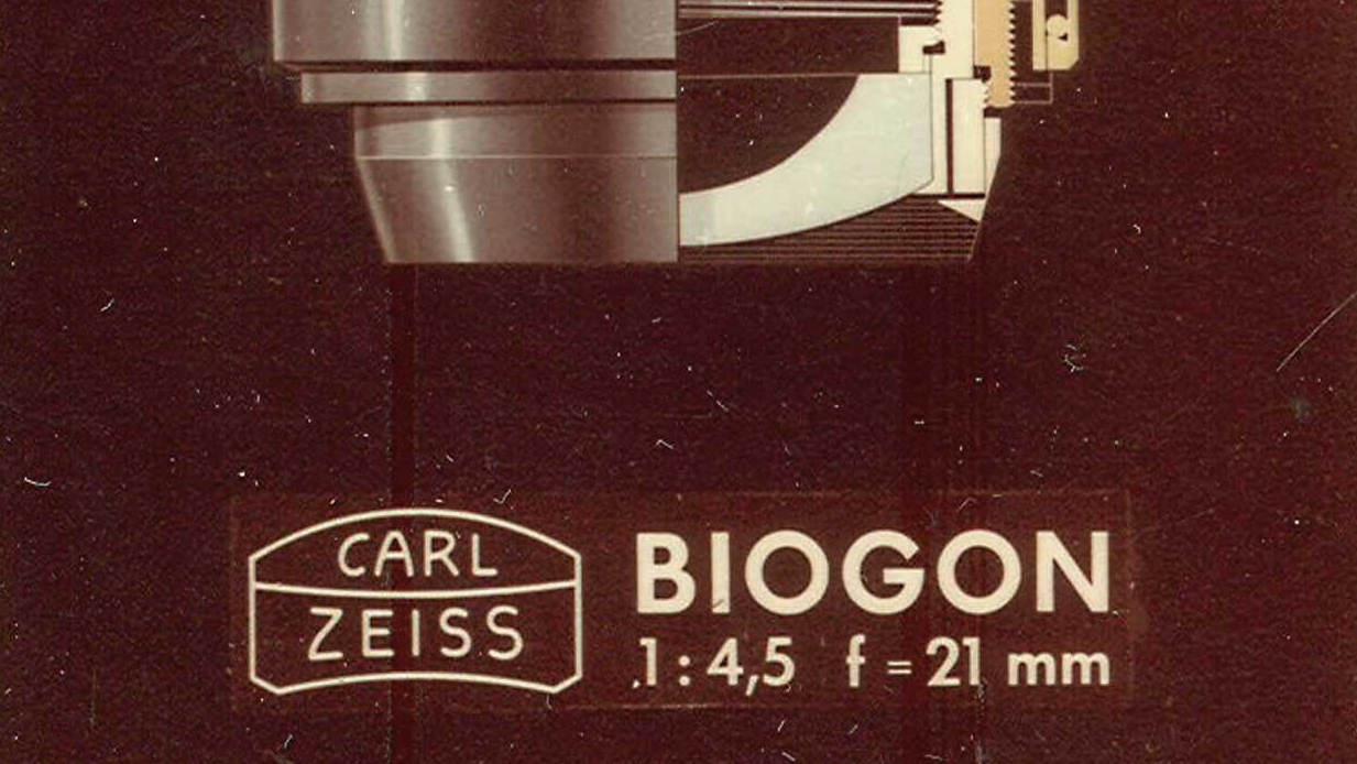 Biogon® lens f/4.5 based on Ludwig Bertele's design
