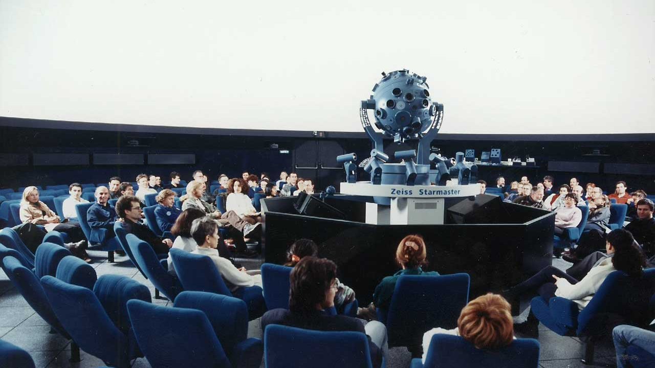 STARMASTER mid-sized planetarium featuring fiber optics.
