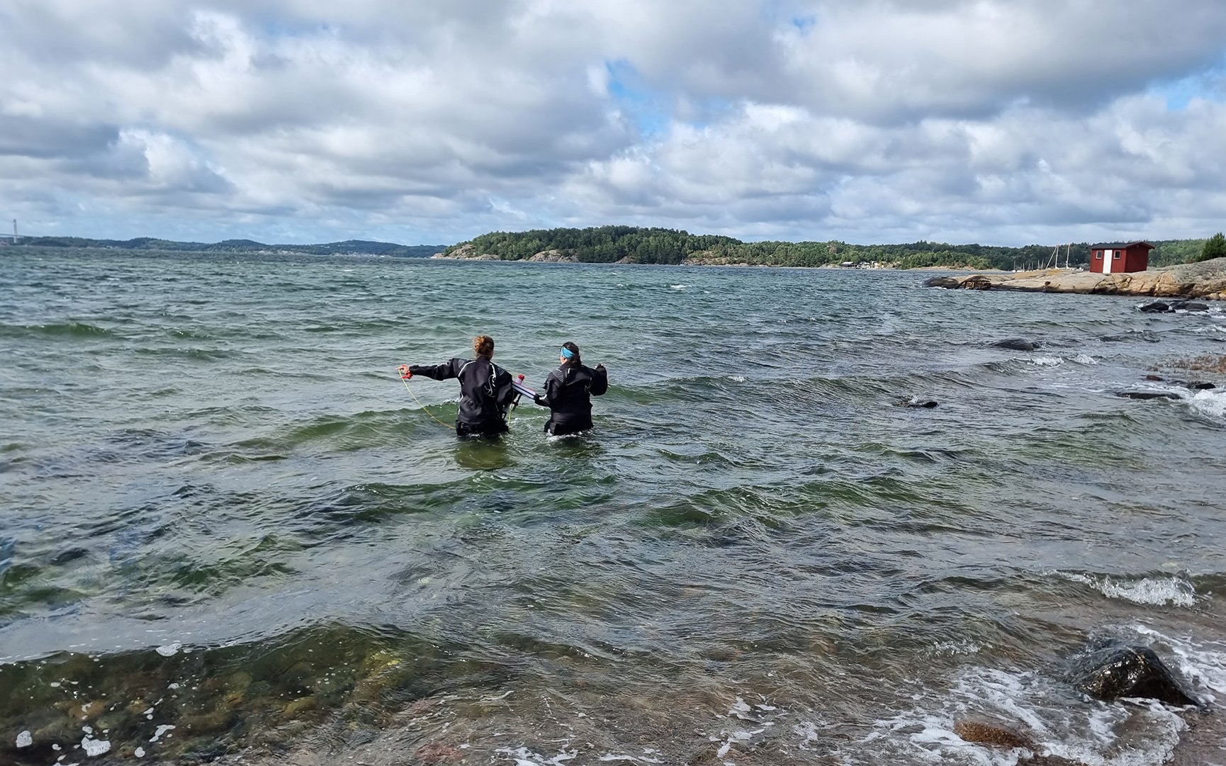 The TREC team in Stenungsund, Sweden, near Kristineberg, on 26 July 2023. In the photo are Joanna Barbara Zukowska, CBB unit research associate/interim lab manager (left) and Elisa Merz, expedition field technician (right).