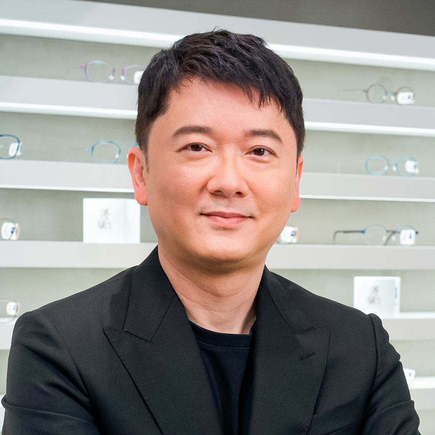 Jeffery Yau, founder and CEO of PUYI OPTICAL