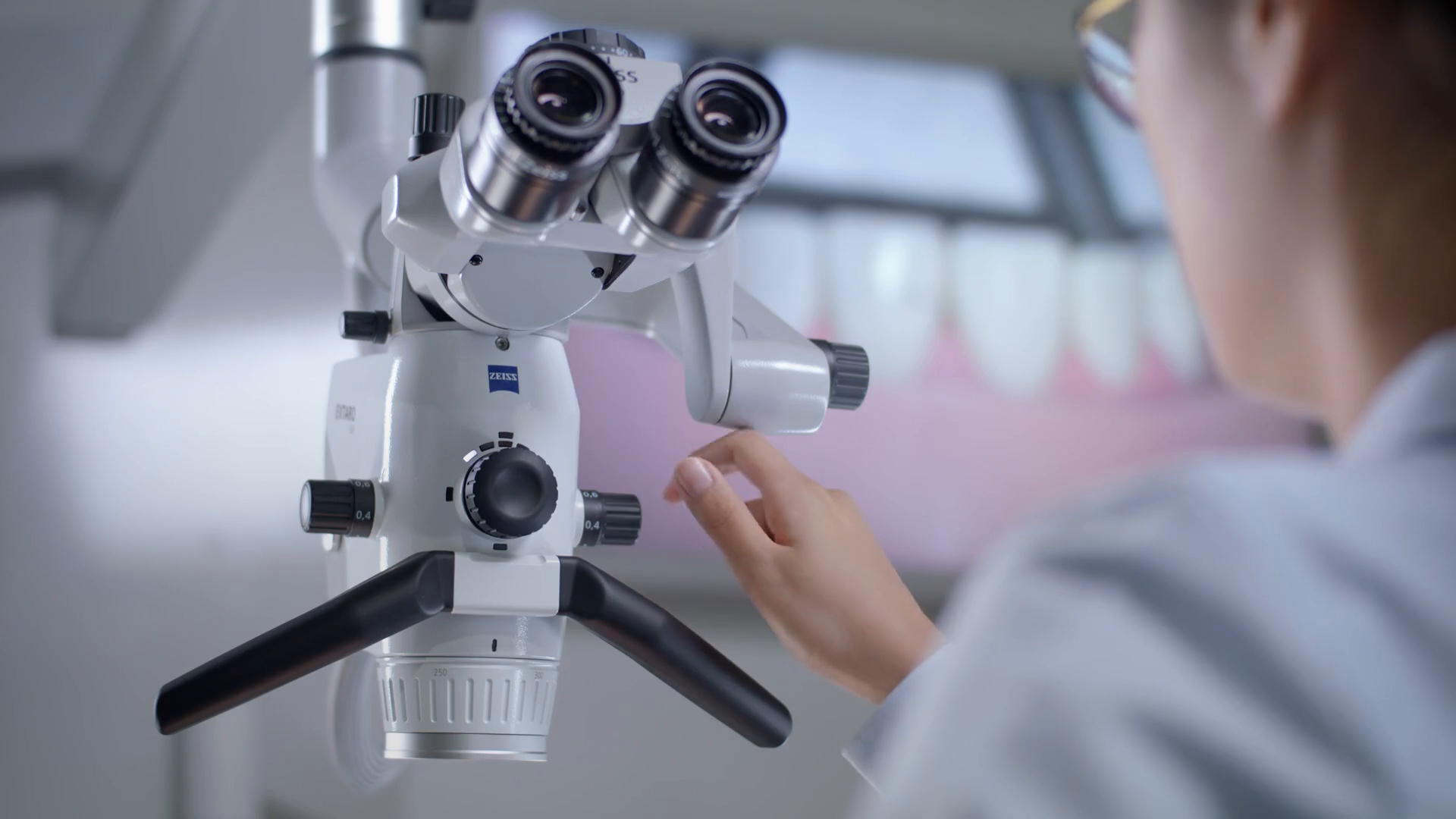 How to set up a dental microscope